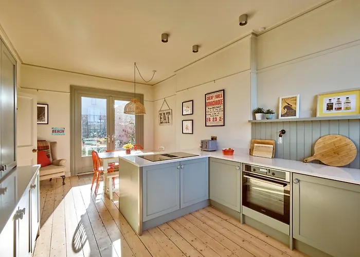 Charming Townhouse With Sunny Garden
