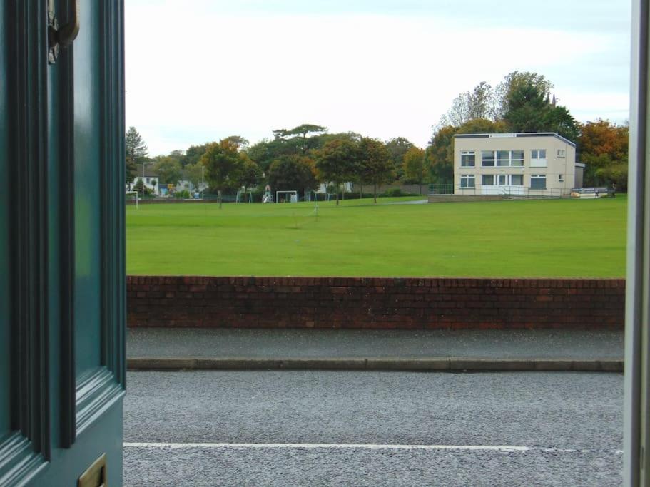 Charming Townhouse With Sunny Garden Holiday home Donaghadee