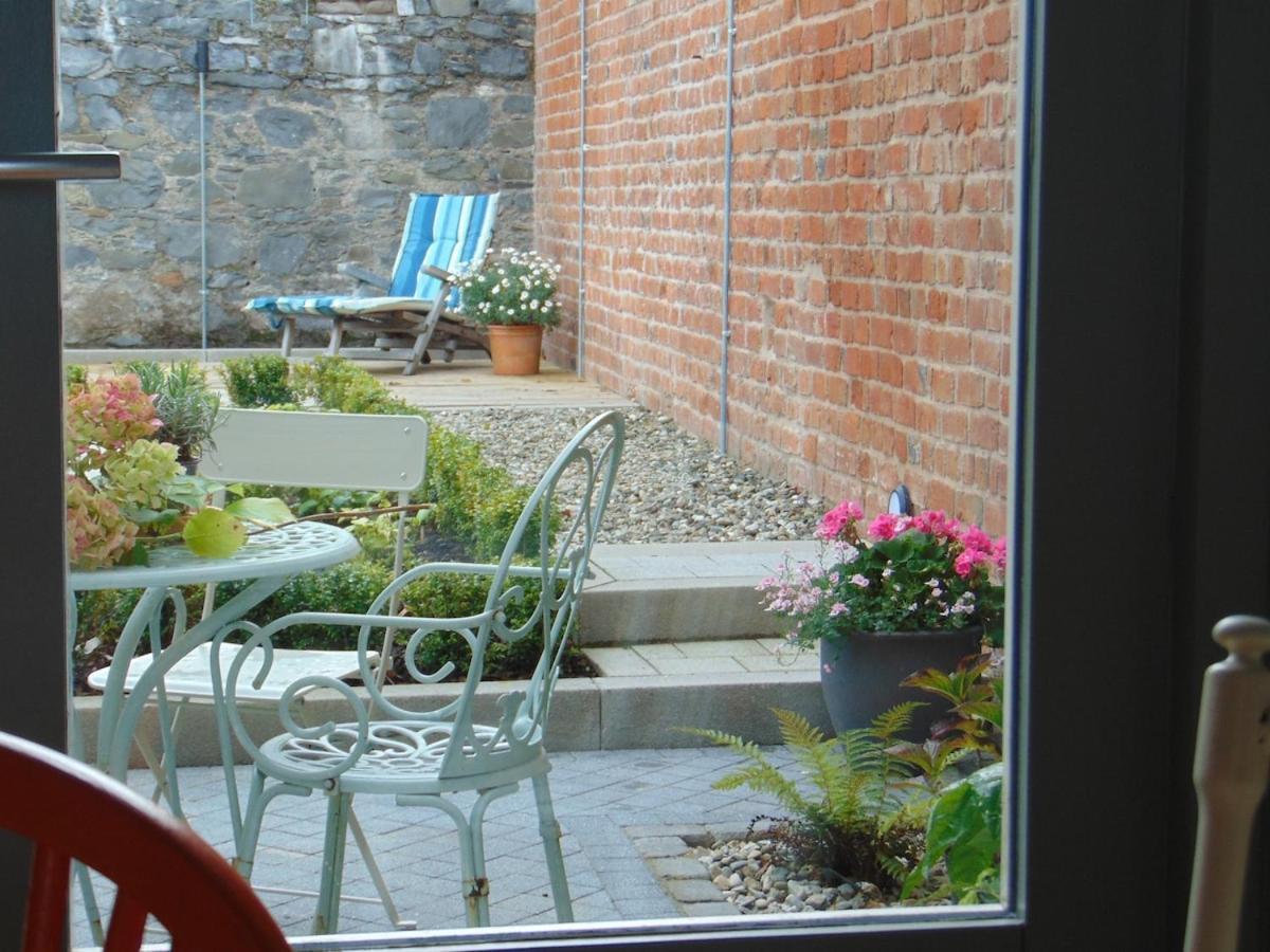 Charming Townhouse With Sunny Garden Holiday home *