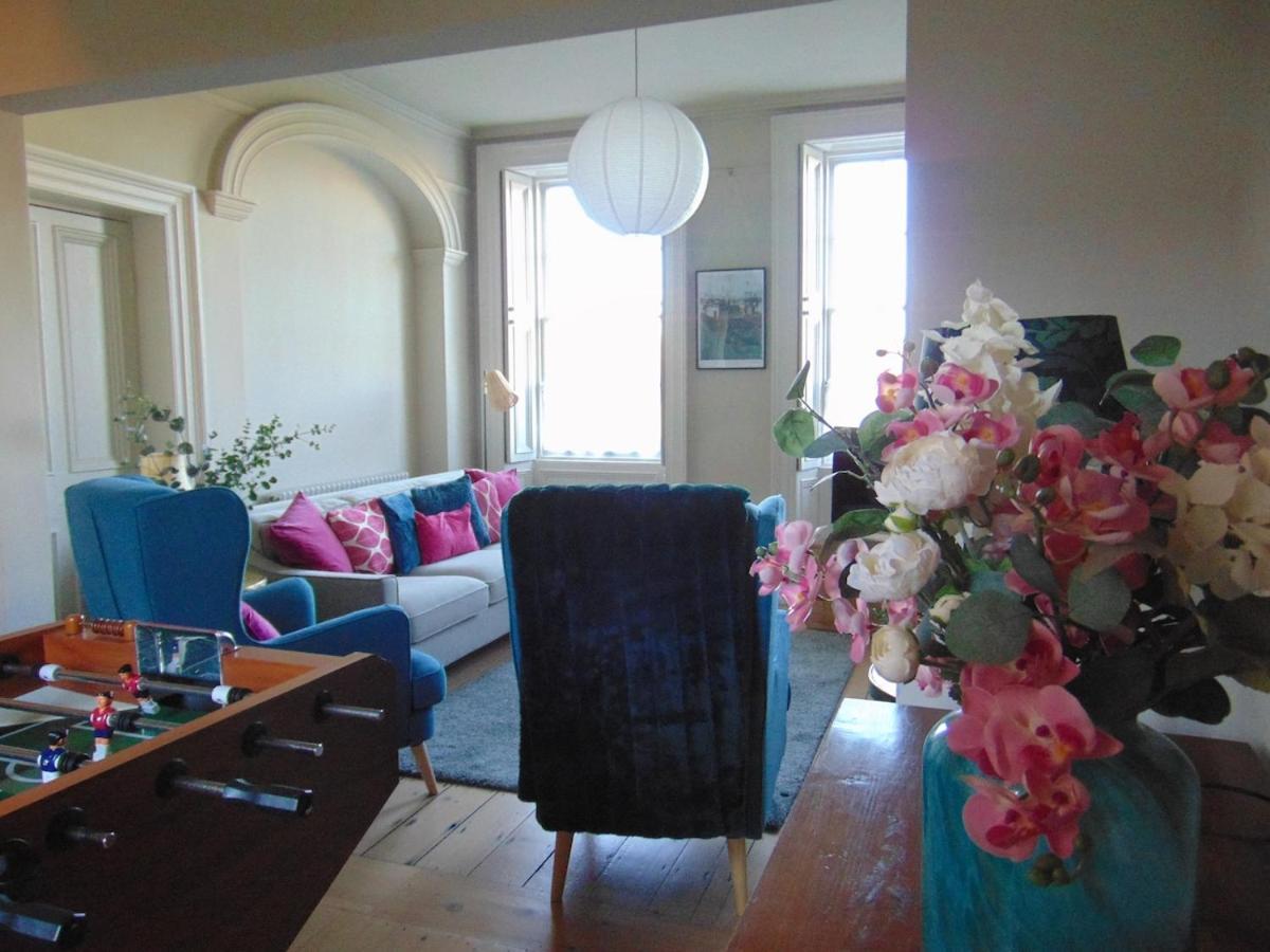 Charming Townhouse With Sunny Garden Holiday home