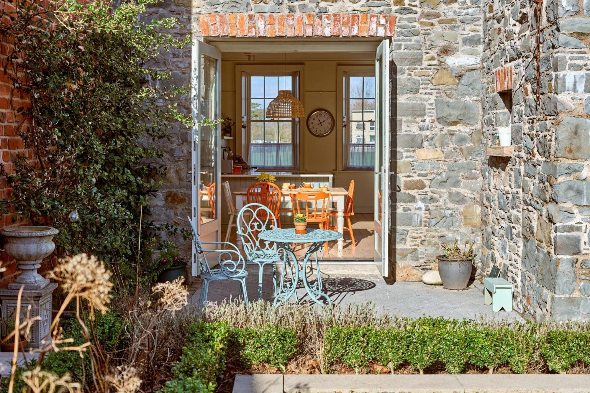 Charming Townhouse With Sunny Garden Donaghadee