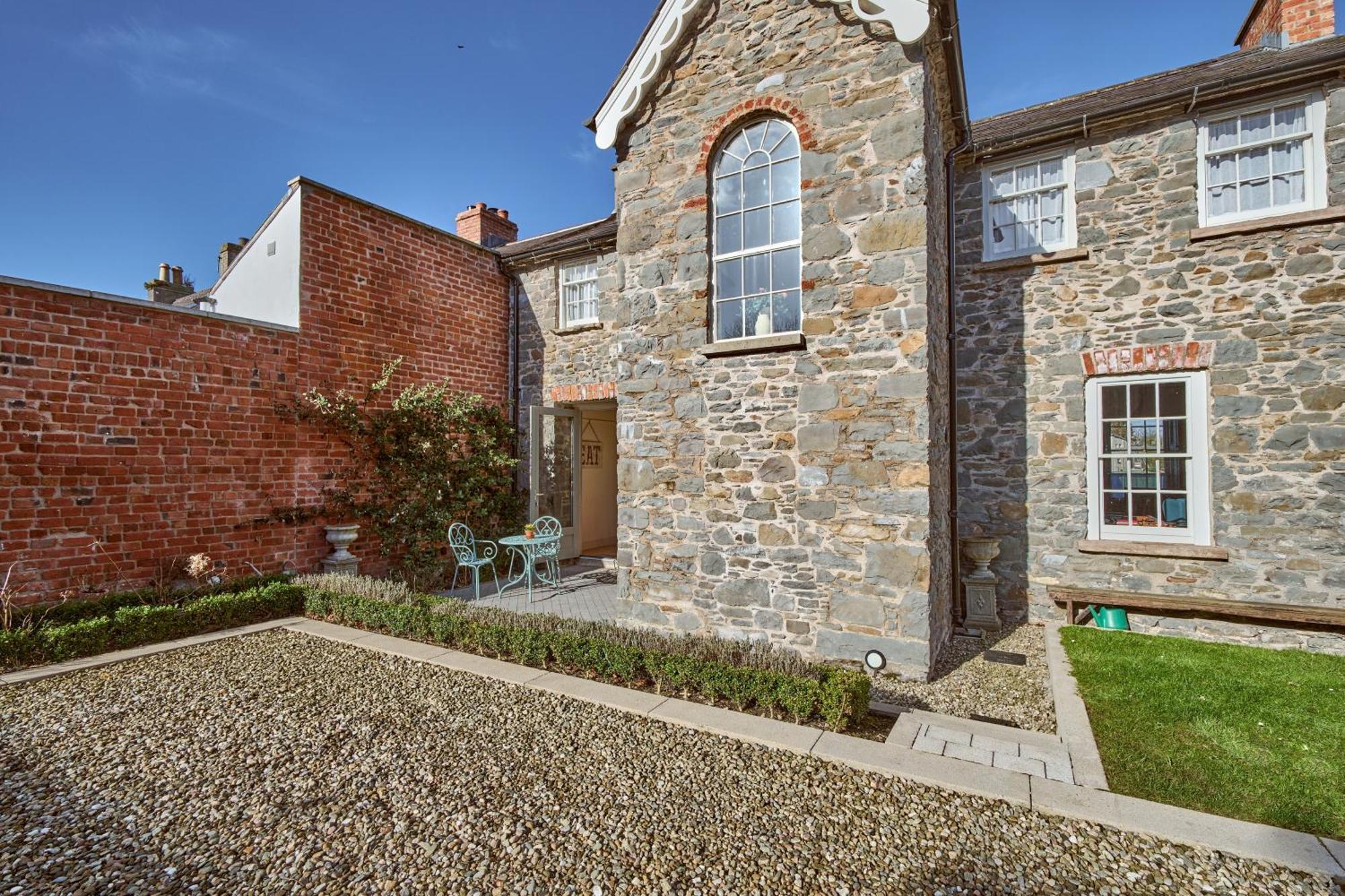 Charming Townhouse With Sunny Garden * Donaghadee