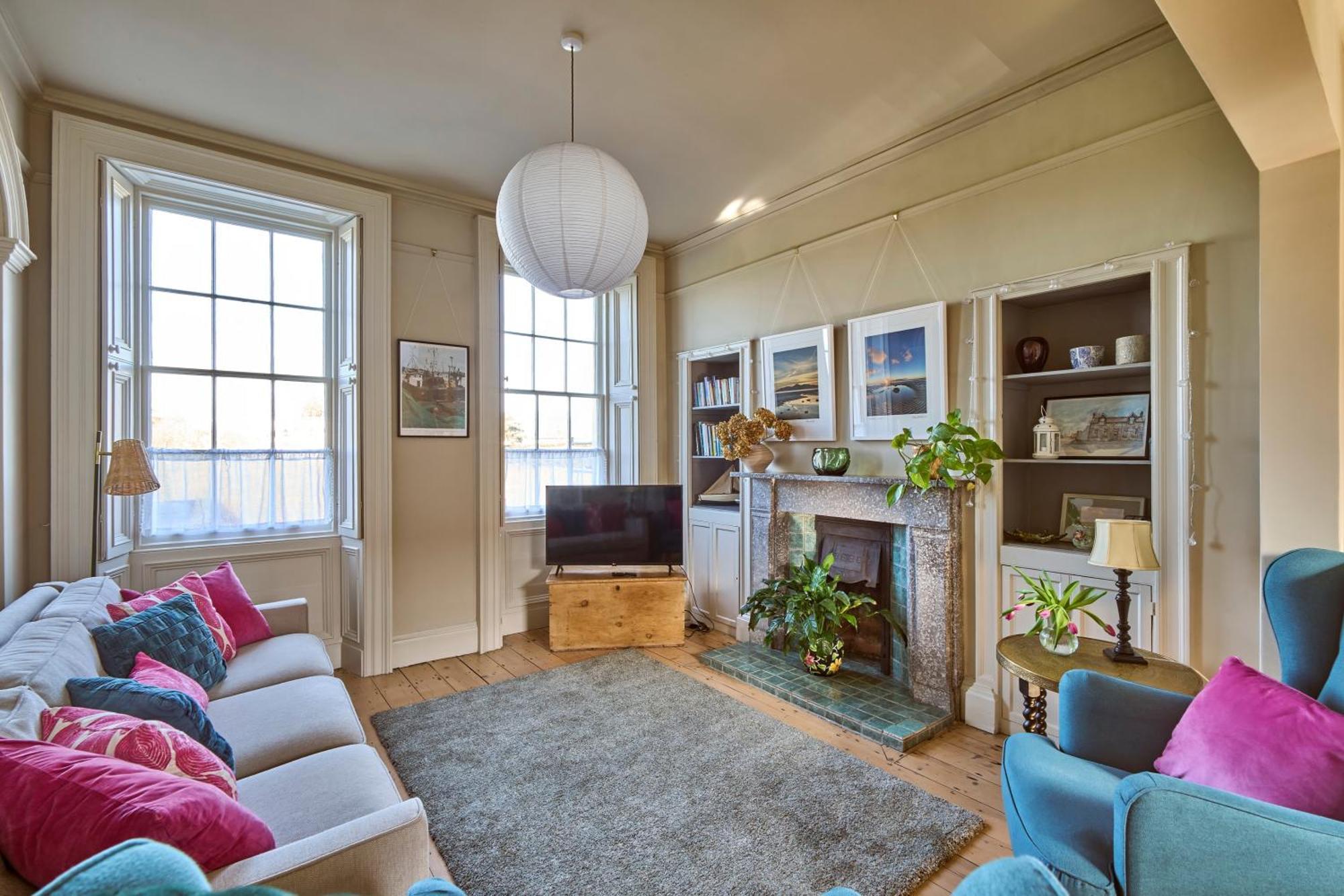 Charming Townhouse With Sunny Garden Holiday home