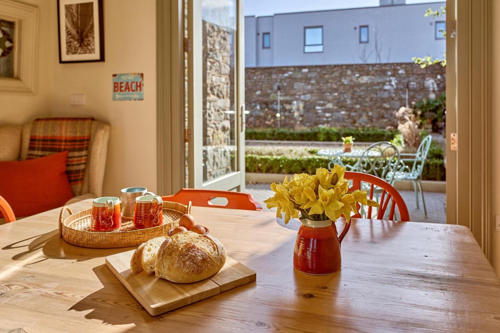 Charming Townhouse With Sunny Garden * Donaghadee