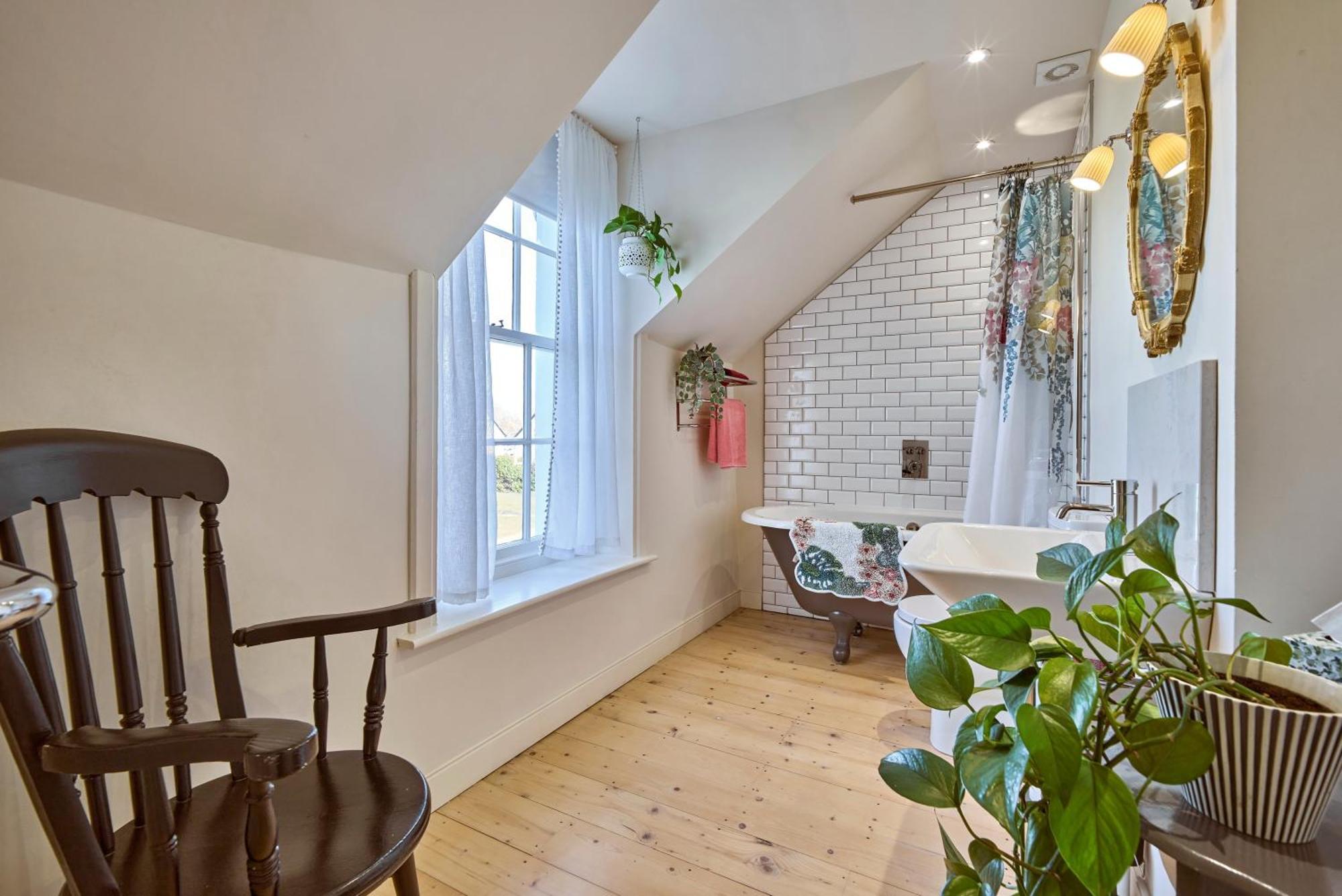 Charming Townhouse With Sunny Garden